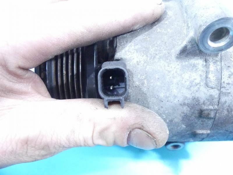 Компрессор кондиционера Ford Focus AV61-19D929-CA — фото детали 7