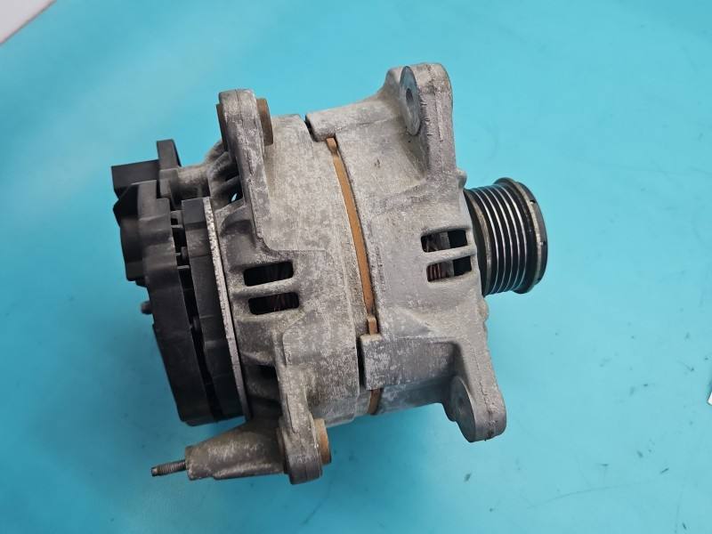 Генератор Volkswagen Touran 06F903023F — фото деталі 3