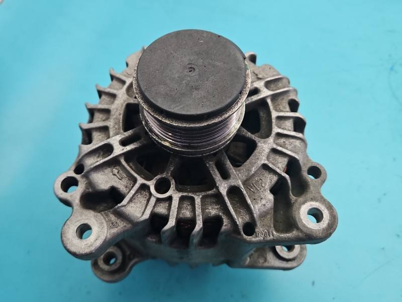 Генератор Volkswagen Golf 6 03L903023A — фото детали 2