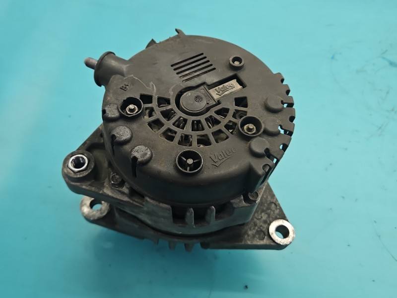 Генератор Hyundai I40 37300-2A800 — фото деталі 4