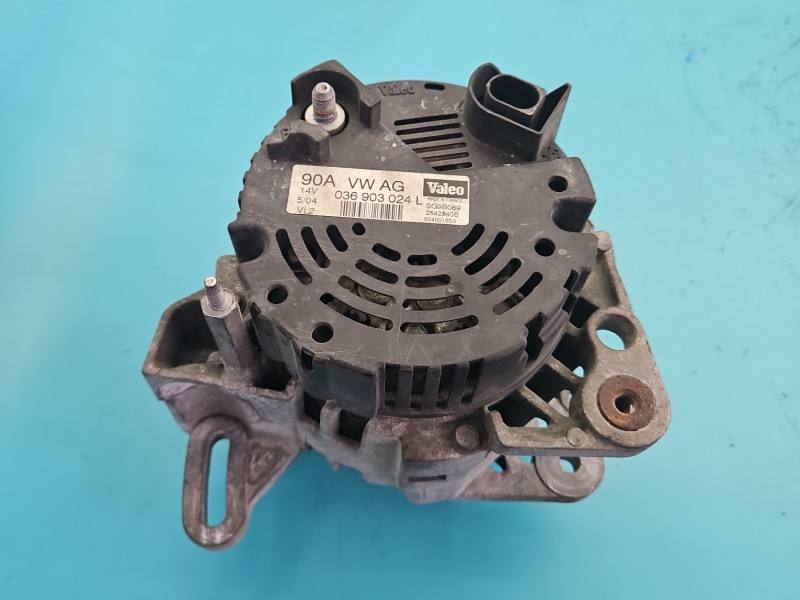 Генератор Volkswagen Golf 5 036903024L — фото деталі 4