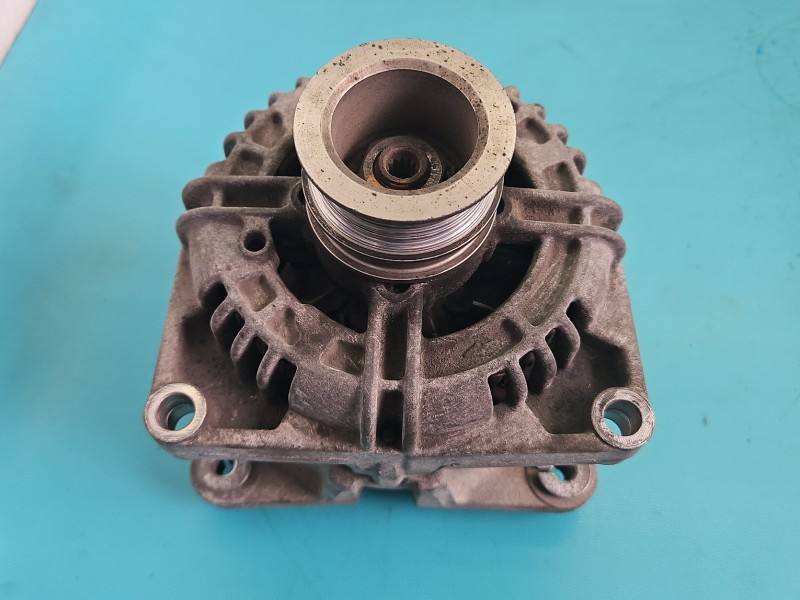 Генератор Opel Astra H 0124425005 — фото детали 2