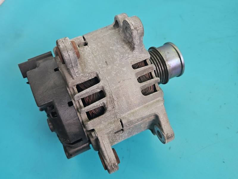 Генератор Volkswagen Golf 7 04C903023K — фото деталі 3