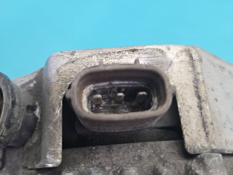 Генератор Toyota Yaris 1 27060-21030 — фото деталі 5