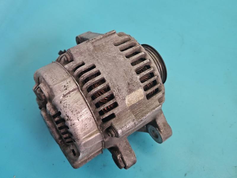 Генератор Toyota Yaris Verso 27060-21020 — фото деталі 3