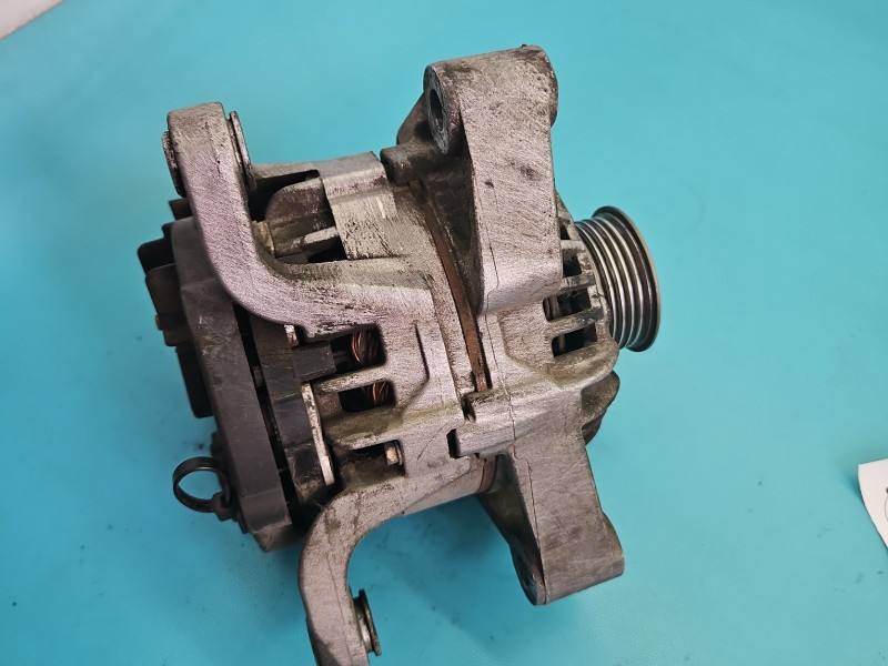 Генератор Opel Corsa C 0124225018 — фото деталі 3