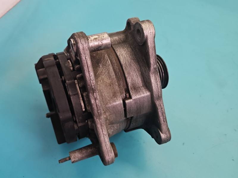 Генератор Volkswagen Jetta 03C903023D — фото деталі 3