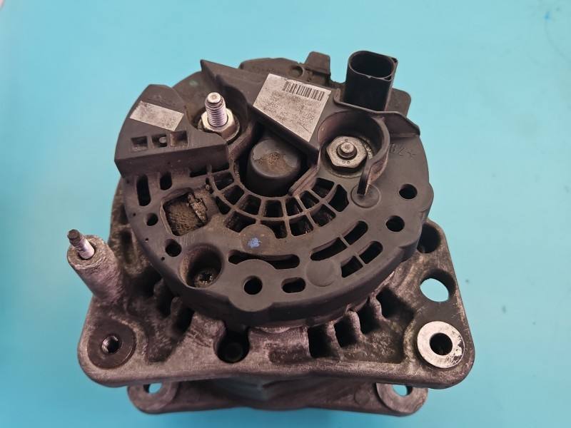Генератор Volkswagen Jetta 03C903023D — фото деталі 4