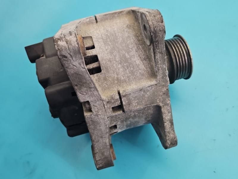 Генератор Renault Scenic 2 8200100907 — фото детали 3