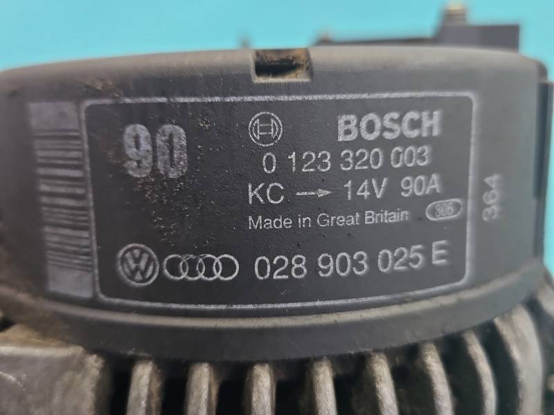 Генератор Audi 80 B4 028903025E — фото деталі 5