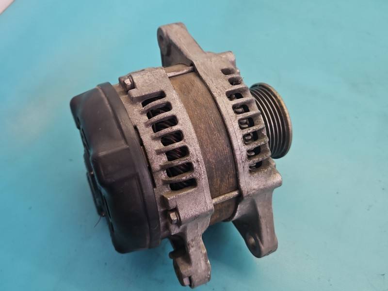 Генератор Toyota Auris 104210-5150 — фото деталі 3