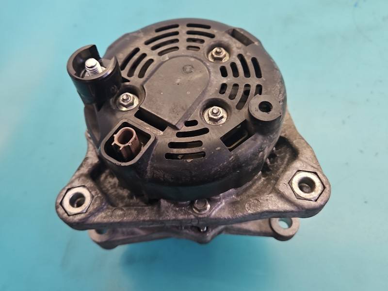 Генератор Honda CR-V 104211-4340 — фото детали 4
