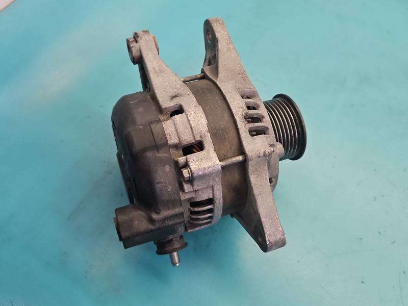 Генератор Suzuki Swift 31400-52R1 — фото детали 3