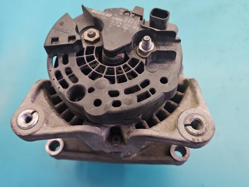 Генератор Opel Astra H 0124325163 — фото детали 4