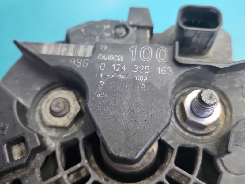 Генератор Opel Astra H 0124325163 — фото детали 6