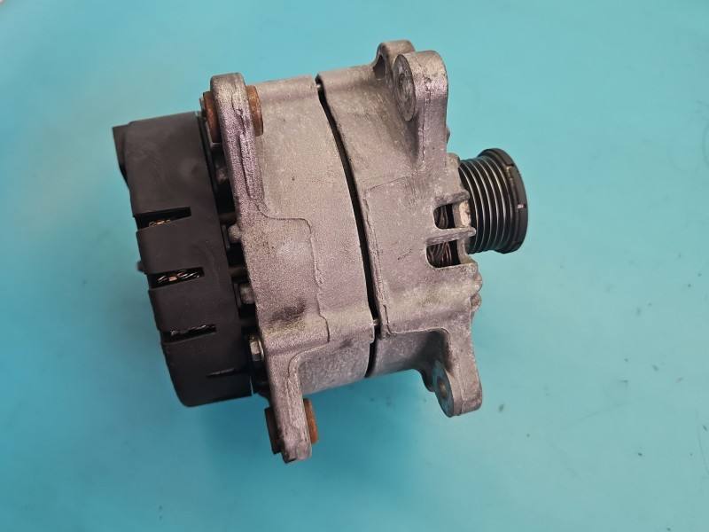 Генератор Audi A4 B9 04L903024A — фото деталі 3