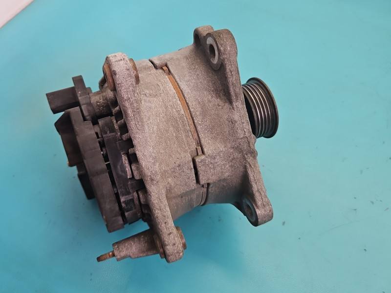 Генератор Volkswagen Polo 038903025A — фото деталі 3