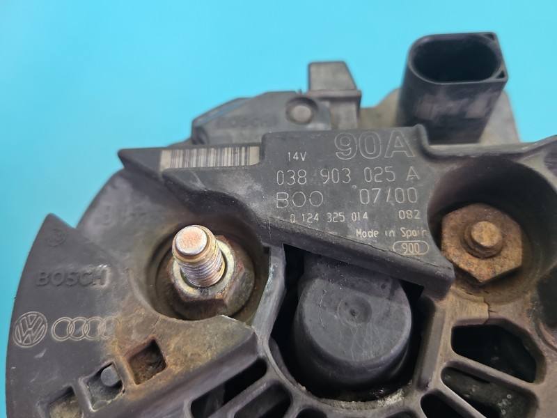 Генератор Volkswagen Polo 038903025A — фото деталі 6