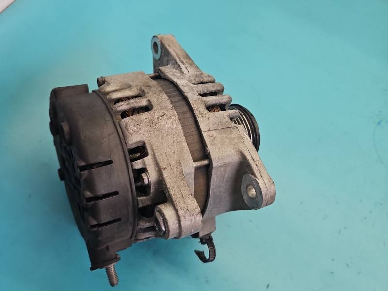 Генератор Hyundai I40 37300-2A800 — фото деталі 3