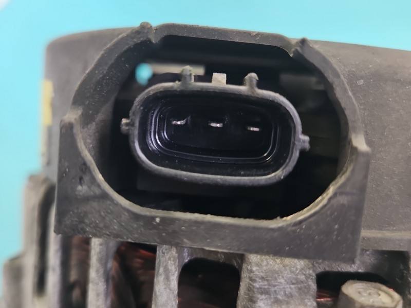 Генератор Hyundai I40 37300-2A800 — фото деталі 5
