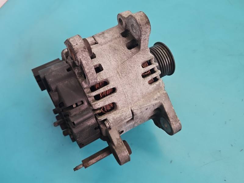 Генератор Volkswagen Golf plus 036903024H — фото детали 3
