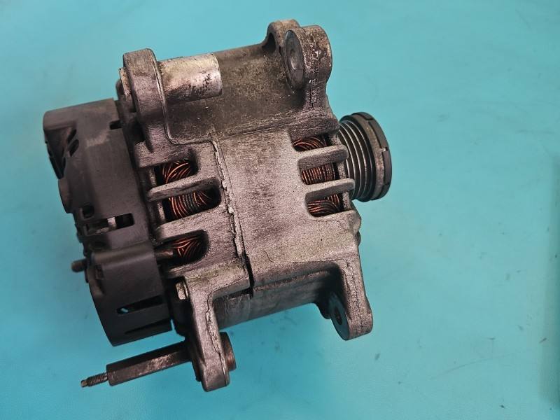 Генератор Volkswagen Golf plus 03C903025D — фото деталі 3