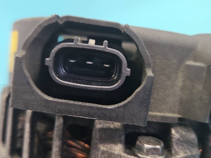 Генератор Hyundai I40 37300-2A800 — фото деталі 5