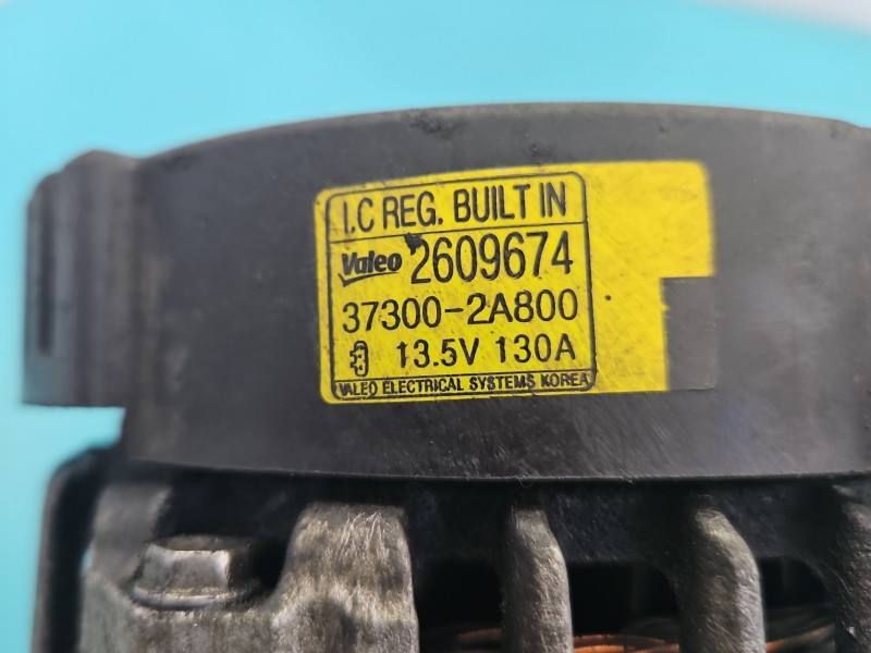 Генератор Hyundai I40 37300-2A800 — фото деталі 6
