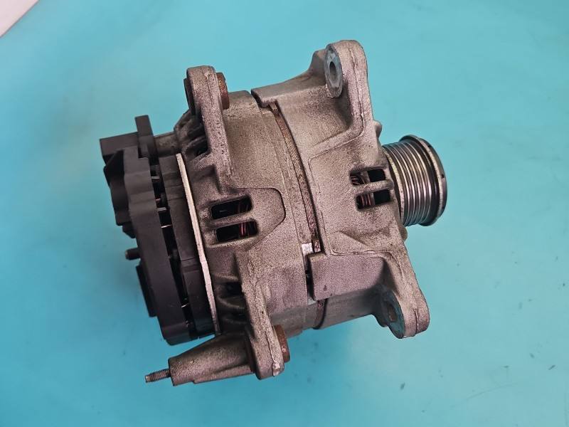 Генератор Volkswagen Jetta 06F903023F — фото деталі 3