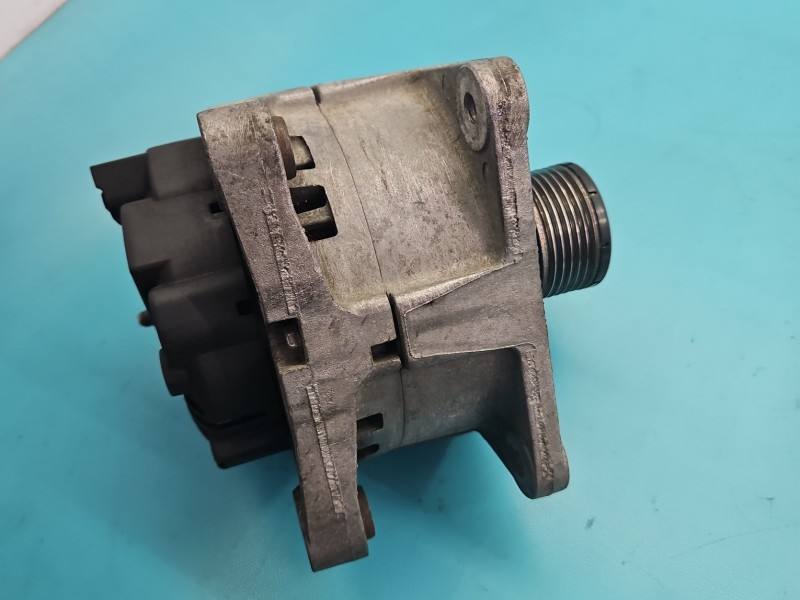 Генератор Nissan Note 8200667608 — фото детали 3