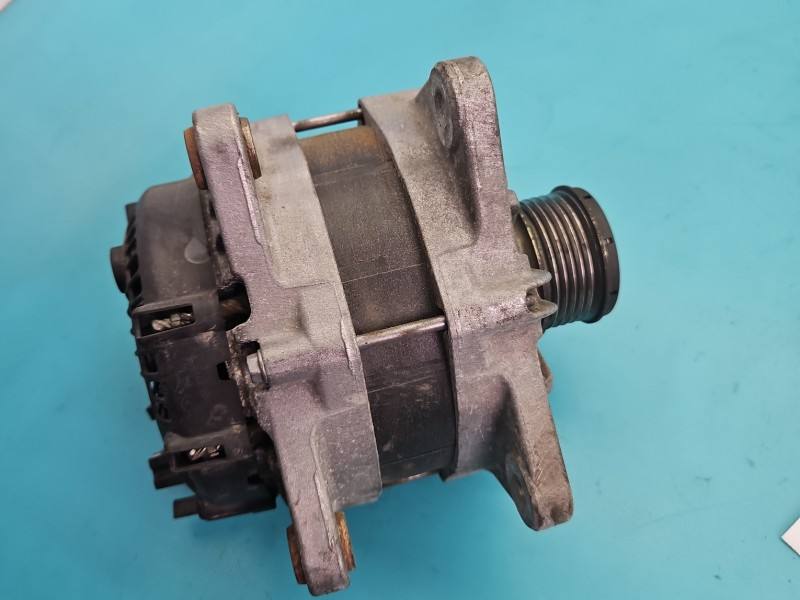 Генератор Renault Megane 4 231004719R — фото деталі 3