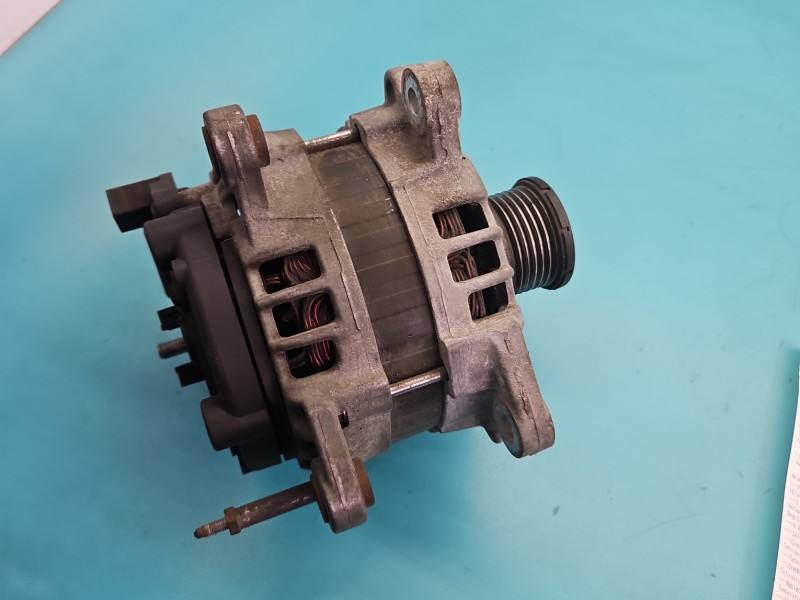 Генератор Volkswagen Golf 7 03L903023K — фото детали 3