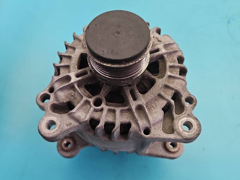 Генератор Volkswagen Touran 03L903023A — фото детали 2