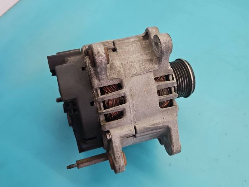 Генератор Volkswagen Touran 03L903023A — фото детали 3