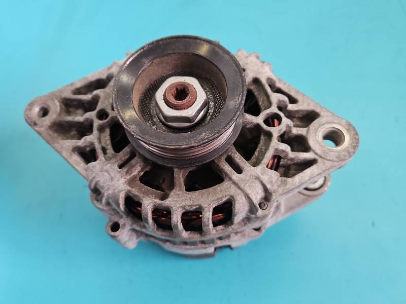 Генератор Hyundai I20 37300-03100 — фото детали 2