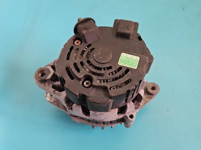 Генератор Hyundai I20 37300-03100 — фото детали 4