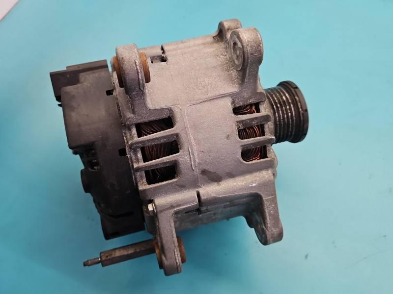 Генератор Volkswagen Passat B8 03L903023L — фото детали 3