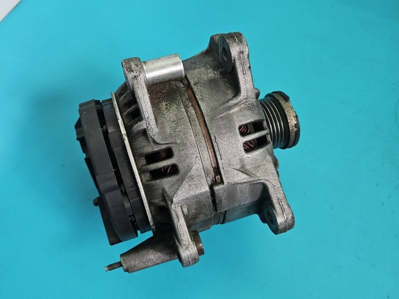 Генератор Volkswagen Golf plus 03C903023A — фото деталі 3