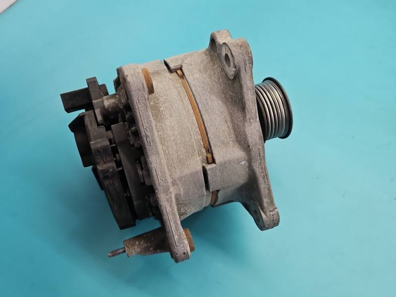 Генератор Volkswagen Passat B6 06F903023G — фото деталі 3