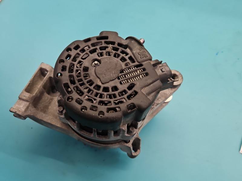 Генератор Hyundai I30 37300-2U300 — фото деталі 4