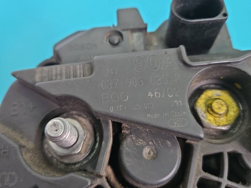 Генератор Volkswagen Touran 037903025M — фото детали 6