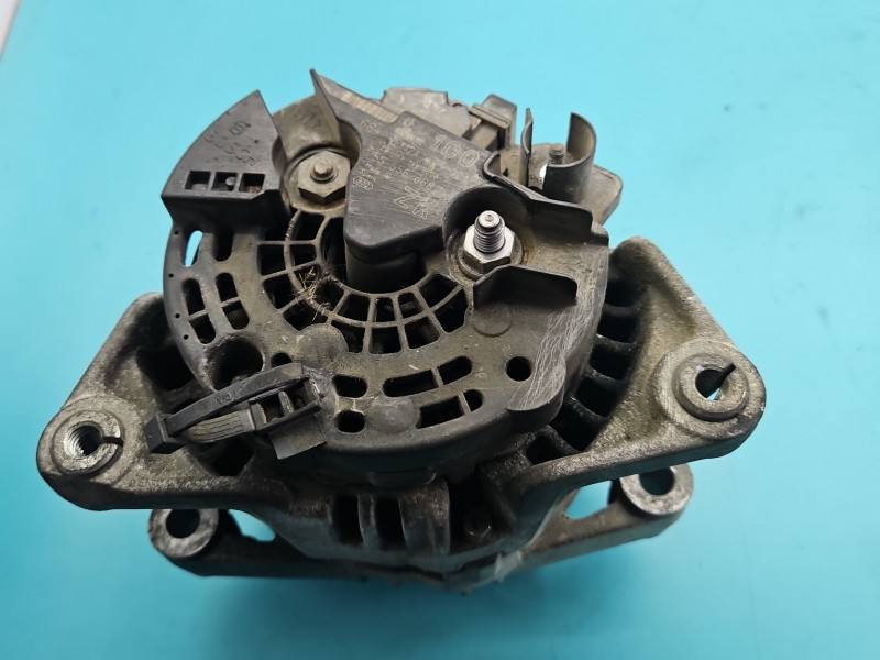 Генератор Opel Meriva A 55556068 — фото детали 4