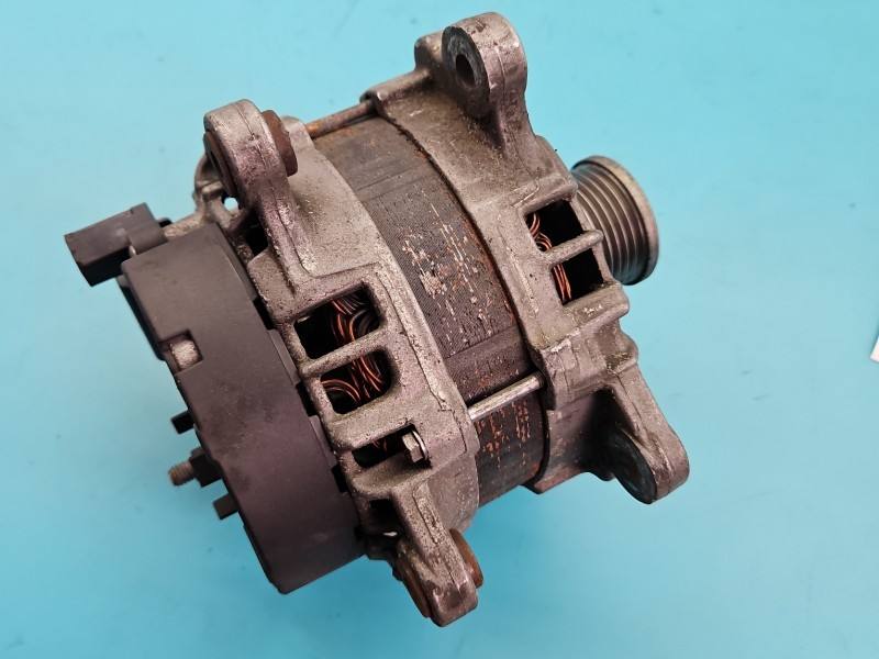 Генератор Volkswagen Sharan 03L903024F — фото детали 3