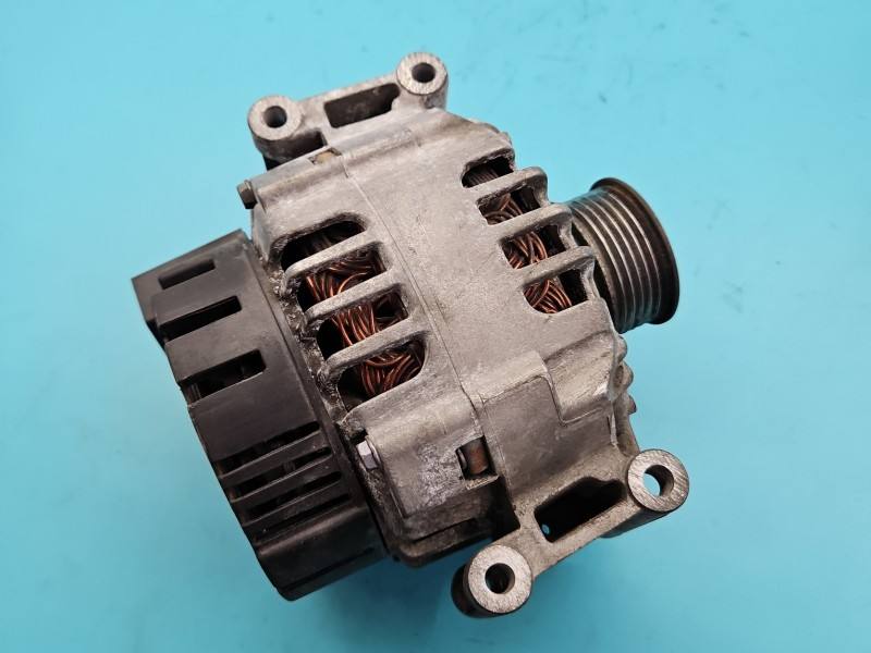 Генератор Audi A4 B7 06D903016A — фото деталі 3