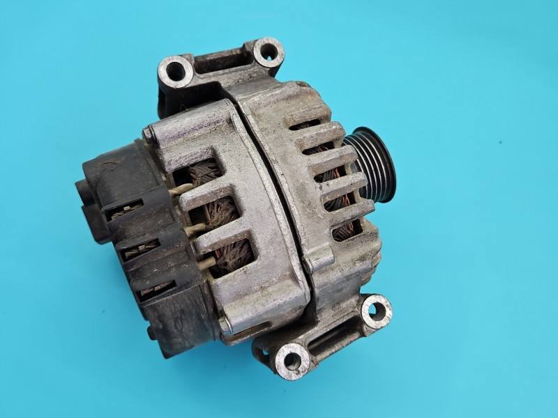 Генератор Mercedes E W212 A0009068504 — фото деталі 3