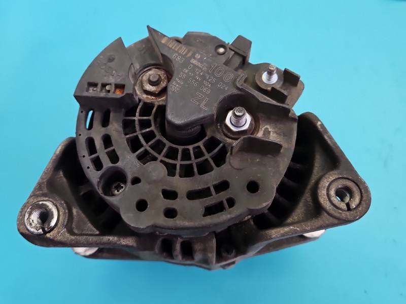 Генератор Opel Astra H 0124425024 — фото детали 4