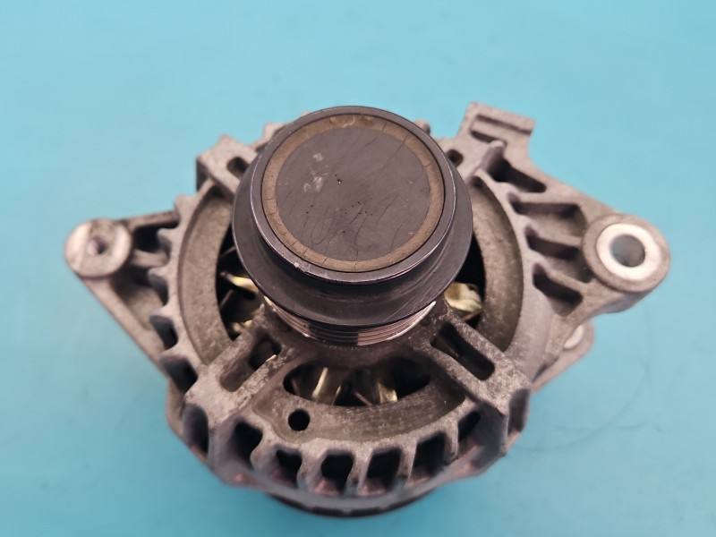 Генератор Toyota Auris 27060-0T190 — фото детали 2