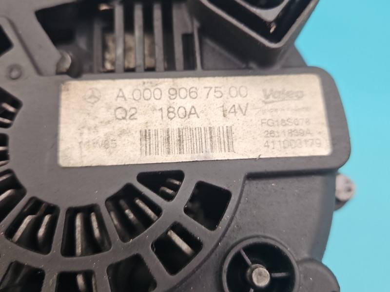 Генератор Mercedes E C207 A0009067500 — фото деталі 6