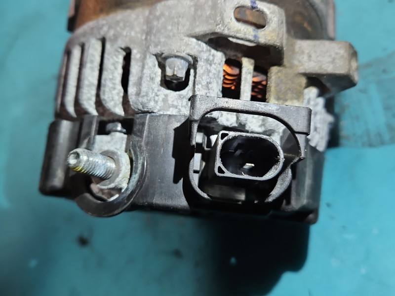 Генератор Kia Ceed 37300-07400 — фото детали 3
