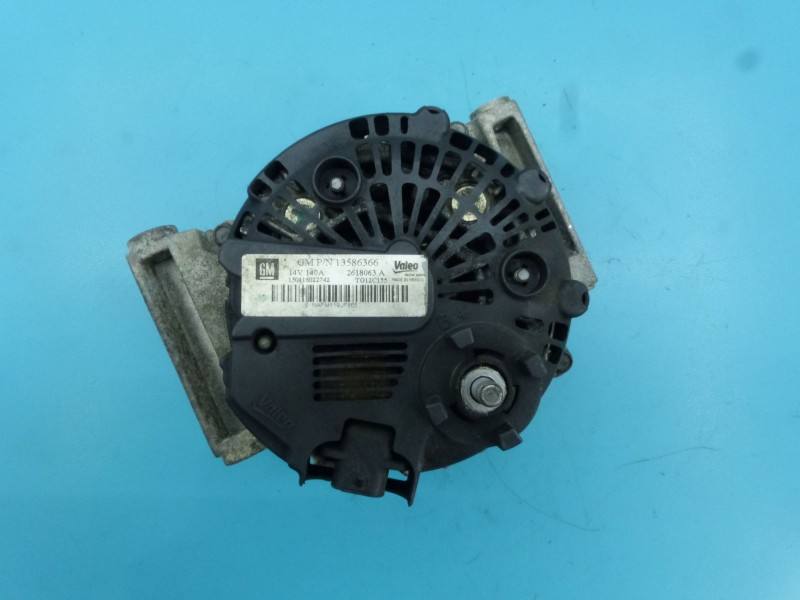 Генератор Opel Astra J 2618063A — фото деталі 4